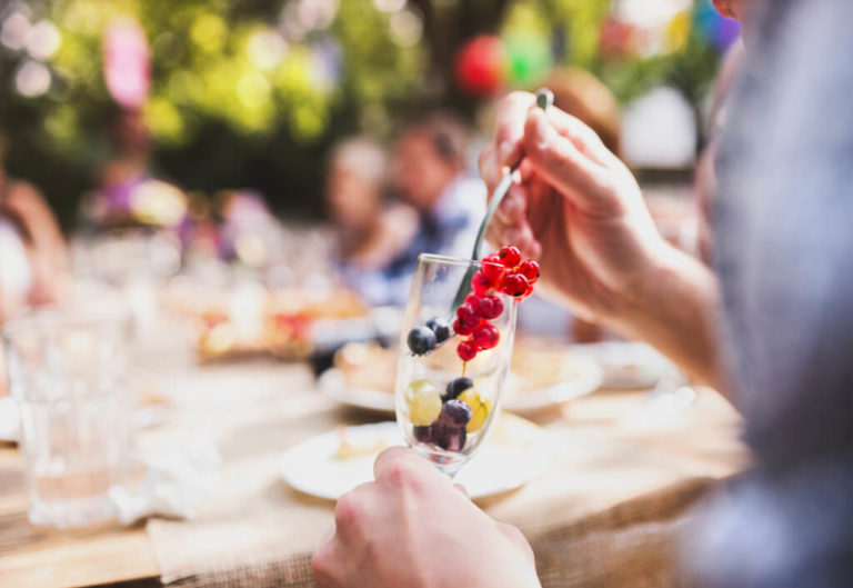 drink-obst-sommer-party-feier-outdoor