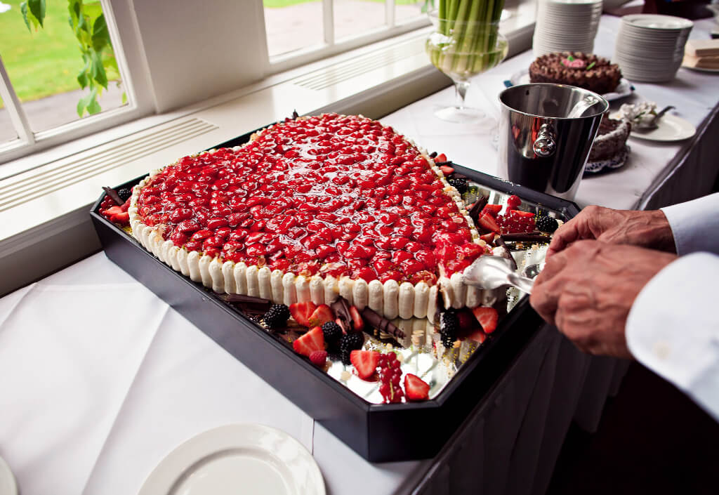 erdbeeren-herz-kuchen-hochzeit